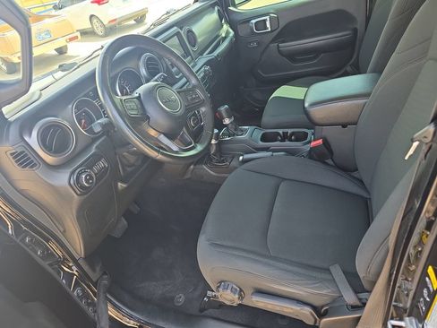 Used 2021 Jeep Gladiator Sport AWD/4WD image 17