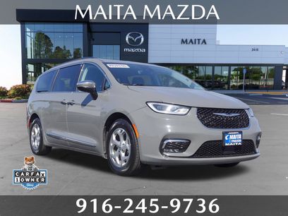 Used 2023 Chrysler Pacifica Limited