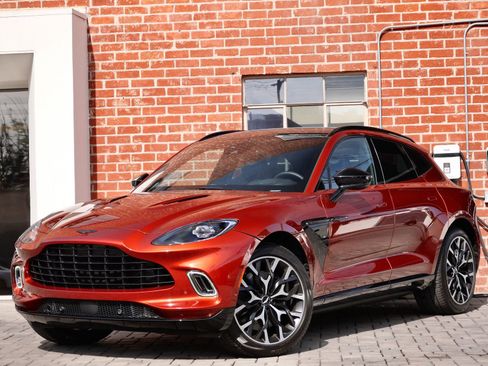 Used 2021 Aston Martin DBX AWD/4WD image 27
