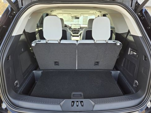 New 2025 Ford Explorer Platinum w/ LUX Leather Package image 9