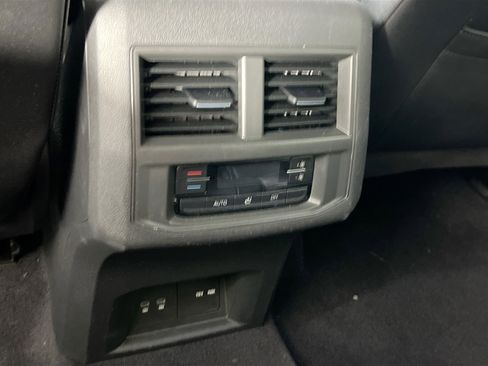 Used 2022 Volkswagen Atlas SE image 25