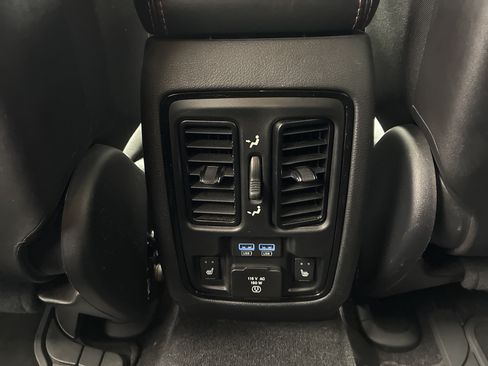 Used 2021 Dodge Durango R/T w/ Technology Group AWD/4WD image 13