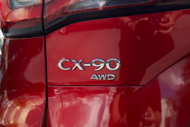 Used 2024 MAZDA CX-90 3.3 Turbo w/ Preferred Plus AWD/4WD image 12