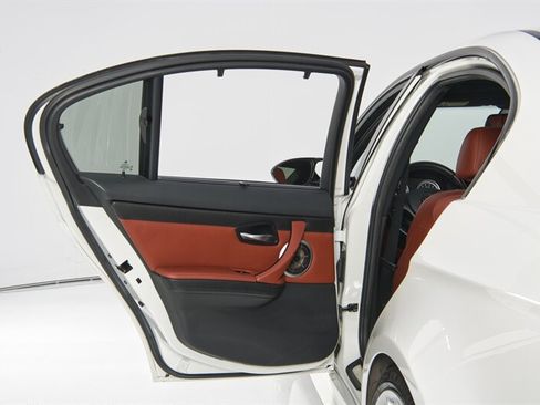 Used 2011 BMW M3 Sedan RWD image 38