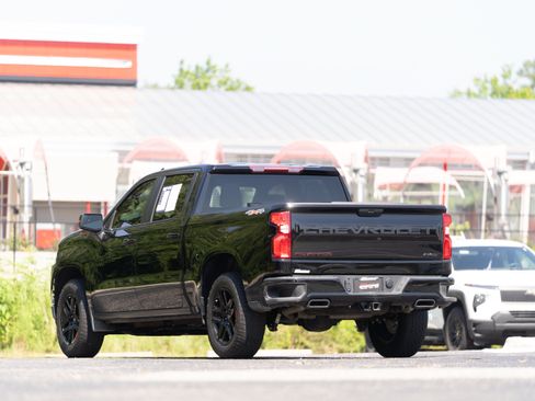 Used 2022 Chevrolet Silverado 1500 RST w/ Redline Edition AWD/4WD image 3