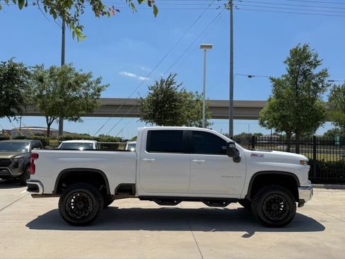 Used 2024 Chevrolet Silverado 2500 LT w/ Convenience Package AWD/4WD image 4