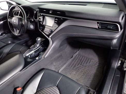 Used 2019 Toyota Camry SE FWD image 37