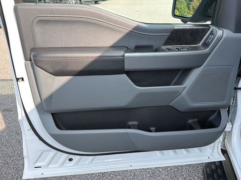 Used 2025 Ford F150 Lightning XLT AWD/4WD image 16