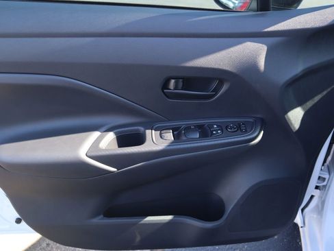 Used 2025 Nissan Versa S w/ Trunk Package image 16