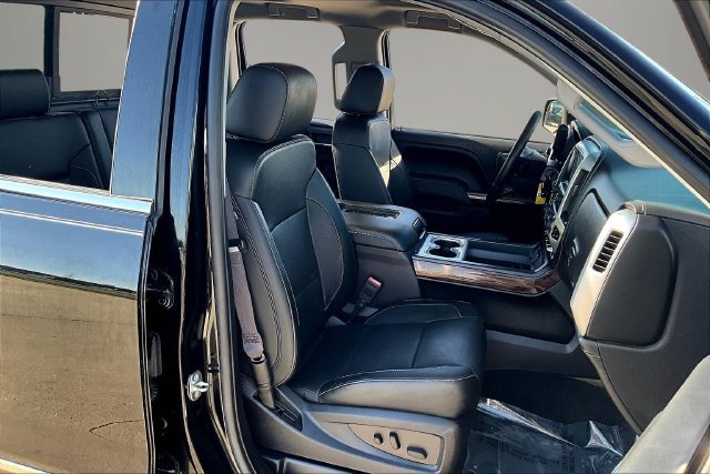 Used 2017 GMC Sierra 1500 SLT w/ SLT Premium Package AWD/4WD image 28