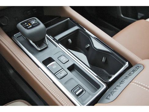 New 2026 Nissan Pathfinder Platinum FWD image 28