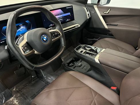 Used 2023 BMW iX xDrive50 w/ Convenience Package AWD/4WD image 10