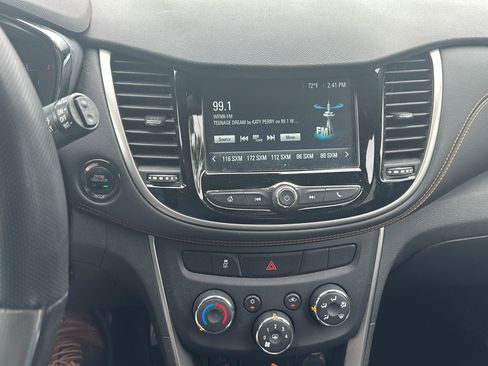 Used 2017 Chevrolet Trax LT w/ LT Convenience Package FWD image 13