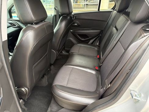 Used 2020 Chevrolet Trax LT w/ Redline Edition AWD/4WD image 25