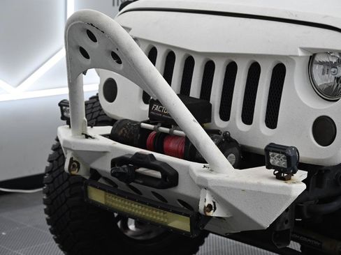 Used 2009 Jeep Wrangler X AWD/4WD image 8