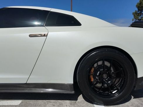 Used 2013 Nissan GT-R Black Edition AWD/4WD image 10
