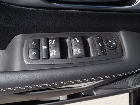 New 2026 Chrysler Pacifica Limited w/ Uconnect Theater Family Group image 31