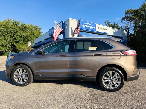 Used 2019 Ford Edge Titanium AWD/4WD image 25