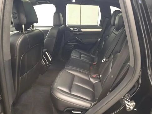Used 2018 Porsche Cayenne GTS AWD/4WD image 12