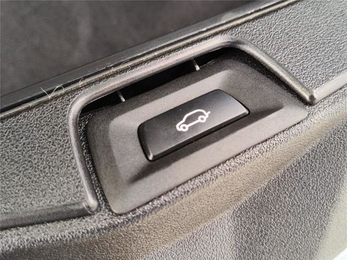 Used 2022 BMW X5 xDrive40i w/ Parking Assistance Package image 7