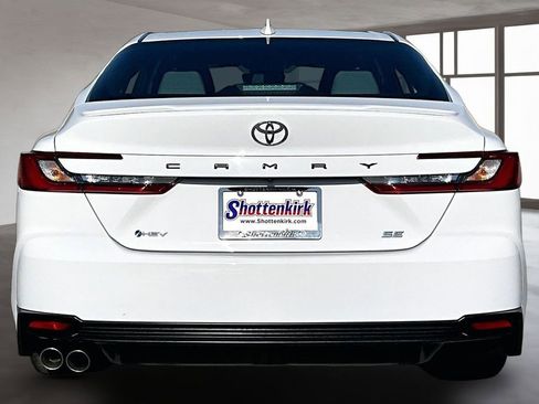 Used 2025 Toyota Camry SE w/ Convenience Package FWD image 5