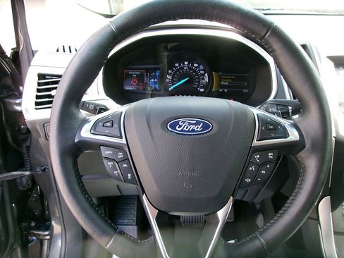 Used 2019 Ford Edge SEL w/ Equipment Group 201A image 18