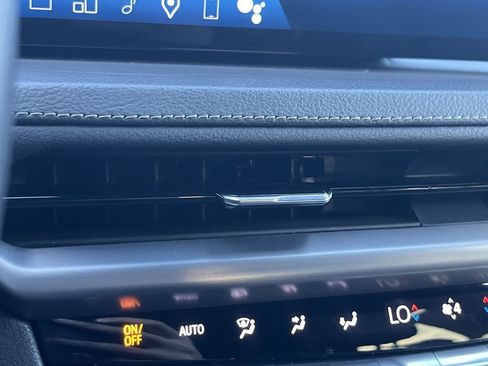 Used 2025 Cadillac XT4 Premium Luxury image 41