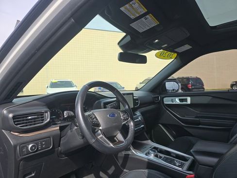 Used 2020 Ford Explorer Limited w/ Class III Trailer Tow Package AWD/4WD image 12