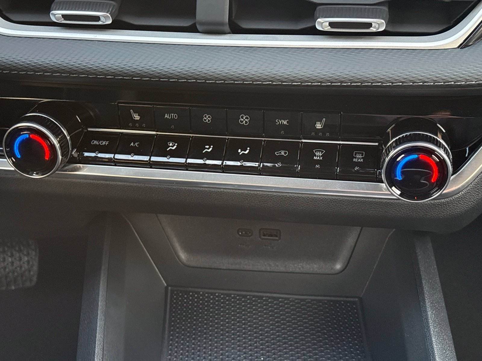 New 2027 Chevrolet Equinox LT w/ Convenience Package II FWD image 23
