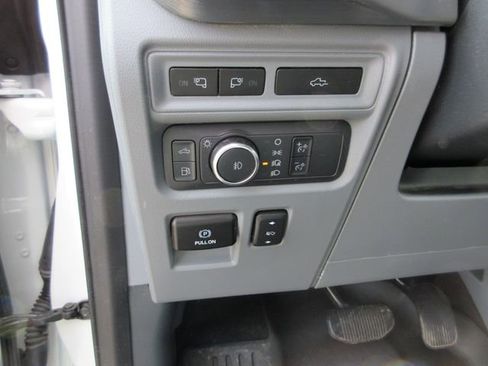 Used 2023 Ford F150 Lariat w/ Equipment Group 502A High image 9