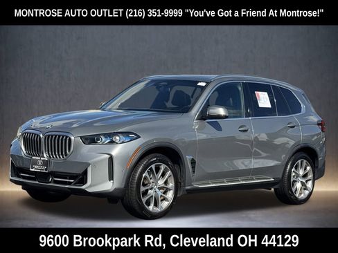 Used 2024 BMW X5 xDrive40i w/ Premium Package image 3