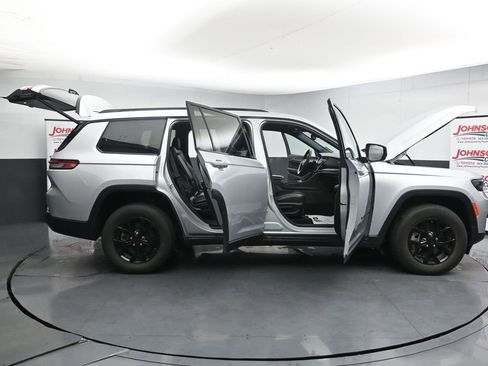 Used 2024 Jeep Grand Cherokee L Laredo AWD/4WD image 38