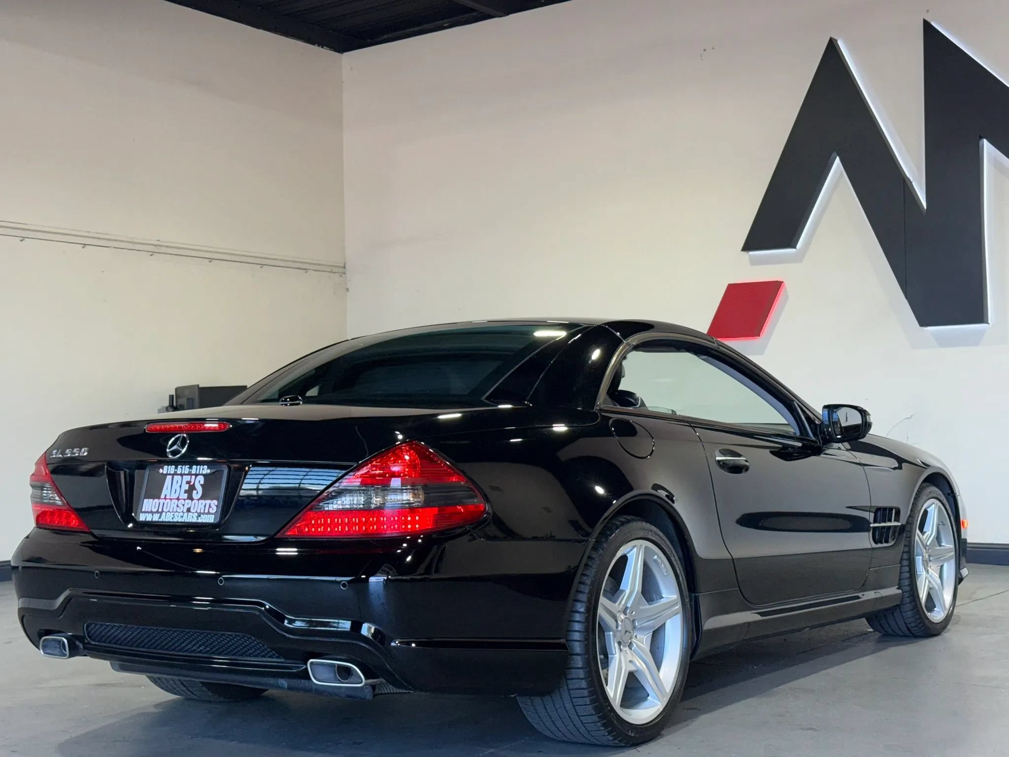 Used 2009 Mercedes-Benz SL 550 image 12