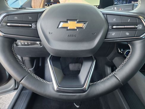 New 2026 Chevrolet Equinox EV LT image 27