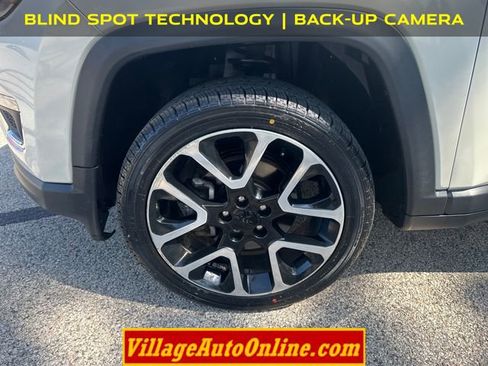 Used 2018 Jeep Compass Limited AWD/4WD image 10