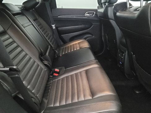 Used 2018 Jeep Grand Cherokee Limited image 19