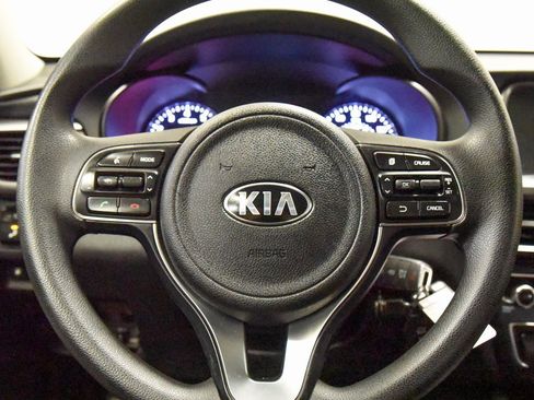 Used 2018 Kia Optima LX image 22