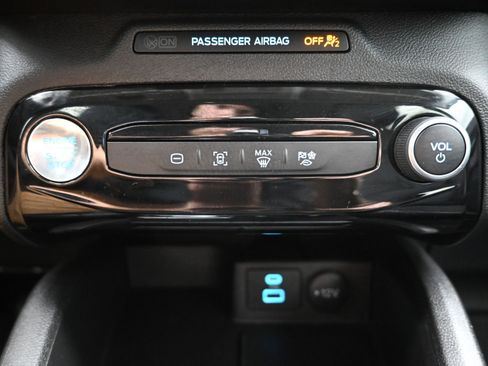 Used 2023 Ford Escape SE image 17