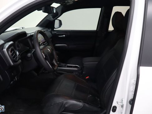 Used 2023 Toyota Tacoma TRD Off-Road w/ Technology Package image 25