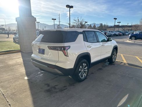 New 2026 Chevrolet Equinox LT image 4
