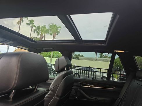 Used 2017 BMW X5 xDrive50i image 29