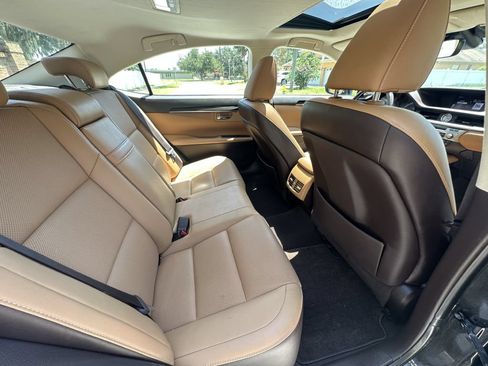 Used 2018 Lexus ES 350 w/ Premier Package FWD image 12