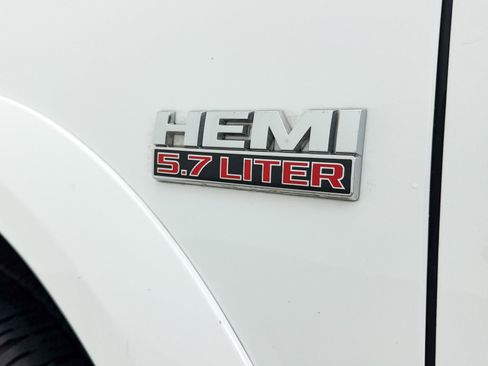 Used 2016 RAM 1500 Laramie w/ Convenience Group image 32