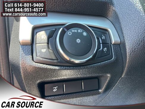 Used 2017 Ford Explorer XLT w/ Equipment Group 202A AWD/4WD image 15