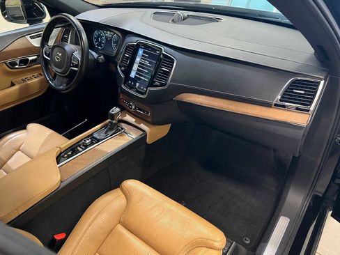 Used 2017 Volvo XC90 T6 Inscription w/ Vision Package image 15