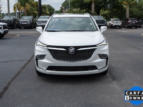 Used 2024 Buick Enclave Avenir w/ Avenir Technology Package FWD image 8