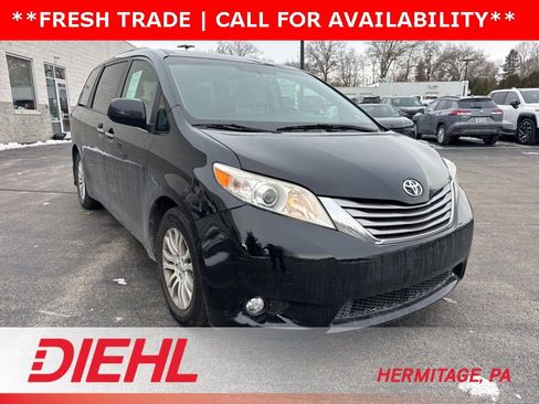 Used 2017 Toyota Sienna XLE image 1