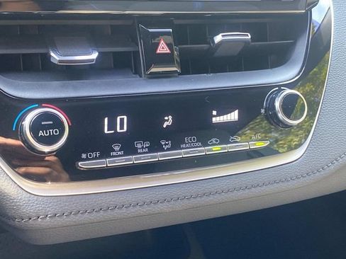 Used 2022 Toyota Corolla SE FWD image 25
