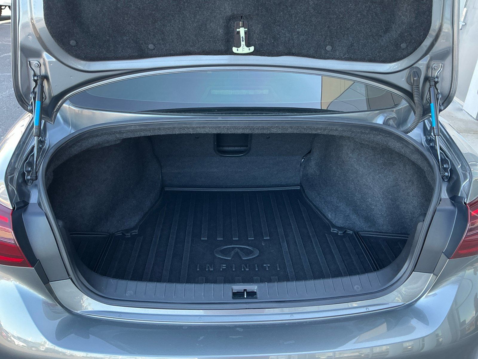 Used 2019 INFINITI Q50 Luxe w/ All Weather Package (L93) RWD image 31