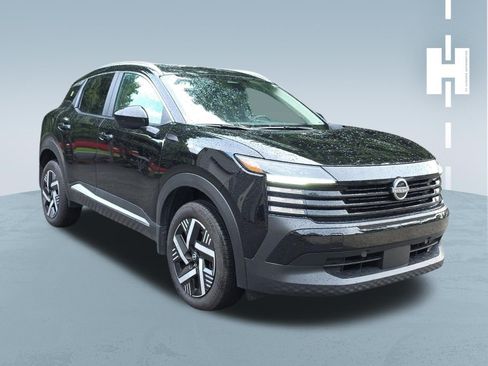 Used 2026 Nissan Kicks SV FWD image 1